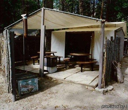 Housekeeping Camp Hotel Curry Village Restaurant photo